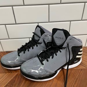 Men’s adidas boost basketball shoes Derrick Rose.